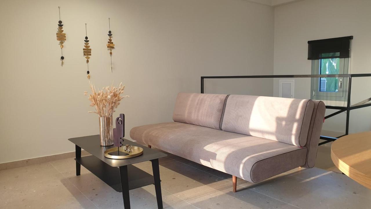 K Apartment *
